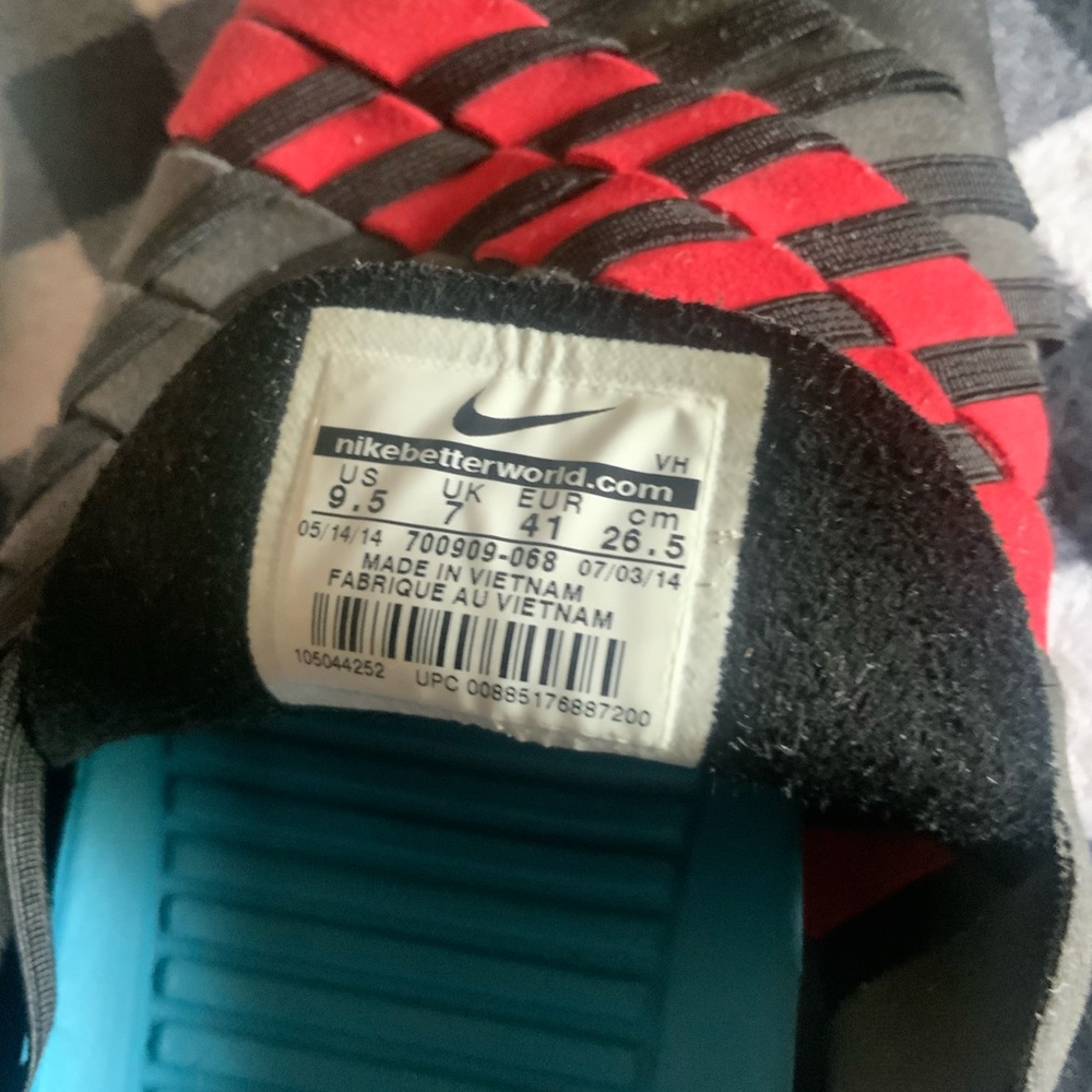 Nike Stylish Red and Gray Woven Sneakers - Picture 2 of 4